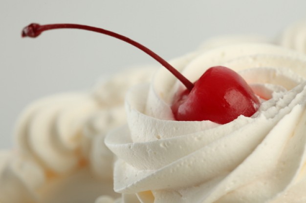 multicolored--cake--cake-with-whipped-cream--sponge_3209114